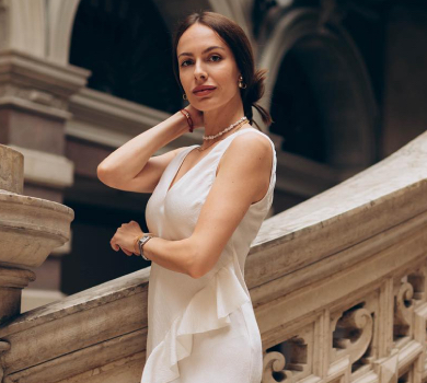 Остапчук показала родину в Угорщині та пригадала себе блондинкою. ФОТО