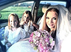 Екс-дружина Власенка знову натягла весільну сукню