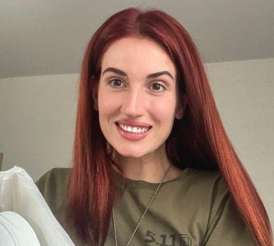 Вагітна Емеральд показалася у спідньому та пожартувала про секс у танку