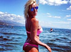 Клочкова святкувала день народження в аквапарку