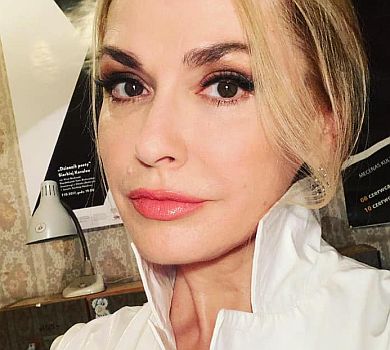 Сумська з дочками на обкладинці глянцю показали яскравий фемілі-лук 