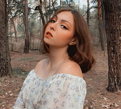 Не послухалася маму: дочка Полякової таки обрізала волосся 