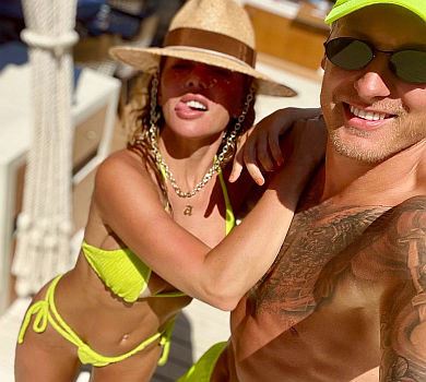 4-річний син Седокової кумедно зафотобомбив її поцілунок із Тіммою