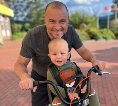 Мої спортивні хлопці: дружина 56-річного Павліка показала його дозвілля з маленьким сином