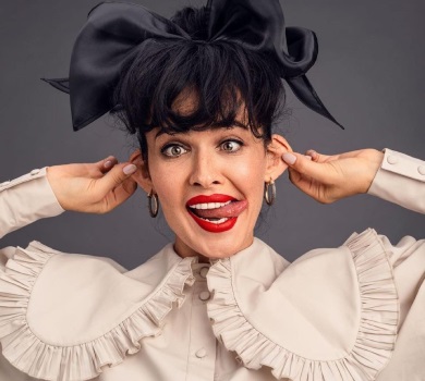 Коли ДТЕК дали світло: Астаф'єва з декольте і Нікітюк з ялинкою кумедно покуховарили разом