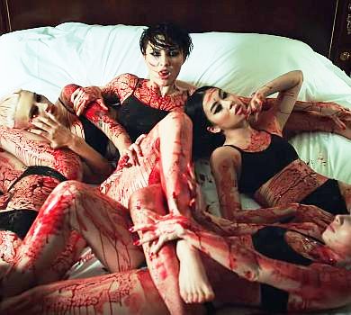 MARUV показала криваві лесбі-пестощі у ВІДЕО на свою Siren song