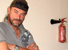 Зять Тимошенко живе з вовком, вірить у привидів і дивується дружині