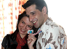 Вагітний Неліпа прийняв естафету і бігає за полуницею