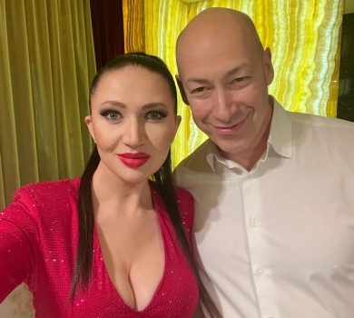 Ніколи в житті не сиділа на дієтах: Бацман розказала про догляд за собою і пояснила, чому гроші Гордона в руках у тещі 