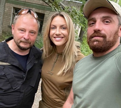 Супергерої живуть серед нас: Нікітюк, Осадча, Кароль та інші зірки вітають військових із Днем захисника