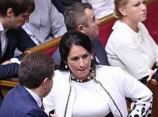 Депутатки заполонили Раду чорно-білим, синім та червоним. ФОТО