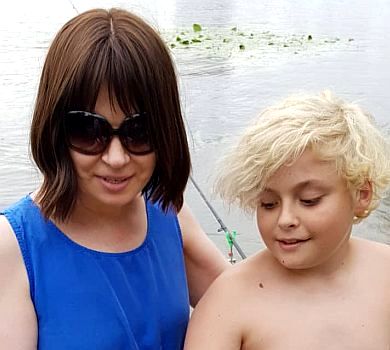 Відчуває себе крутим блондином: Мазур дозволила 12-річному сину змінити колір волосся. ФОТО 