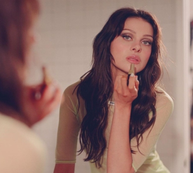 Невістка Бекхемів блиснула ніжками у глянці та розказала, на що вони з Брукліном заощаджують