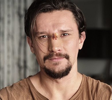 Калюжа крові та перелом: Цимбалюк показав, як травмувався на зйомках  