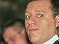 Добкін їздить на Лексусі і кидає дротики в губернатора