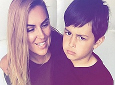 Блакитноока Клочкова похвалилася сином-футболістом. ФОТО