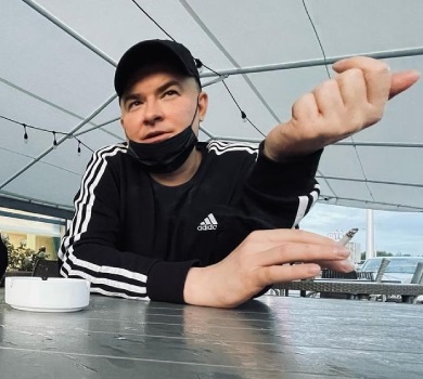 Данилко з Білоконь на заправці обкурили свої питання