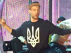 Дорн на Новій хвилі виконав пісню Скрябіна з тризубом на грудях. ВІДЕО