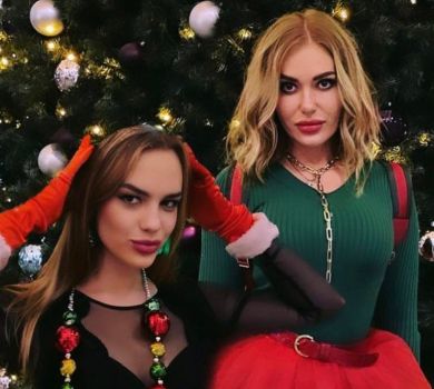 Камінська показала, в якому різдвяному костюмі розважалася на вечірці в Роттердамі