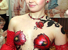 По мерії гуляли голі дами, або Навіщо маски з такими обличчями