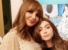 Марченко на показі Дольче і Габбани засвітила 14-річну дочку з голими плечима