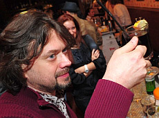 Ступка з дівчатами Нагорного варили глінтвейн