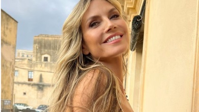 Клум в самому бікіні пройшлася пустелею