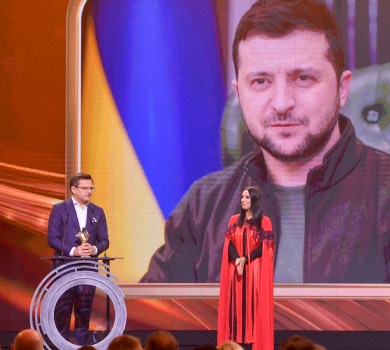 Джамала у Польщі заспівала на премії, де нагородили Зеленського