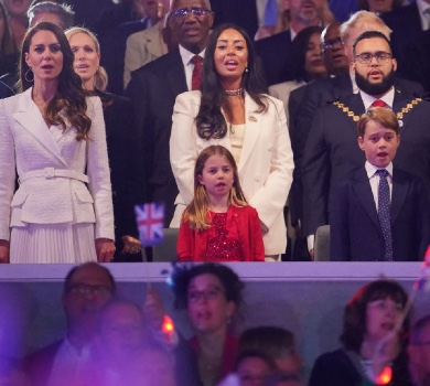 Елегантна Міддлтон, зворушливе привітання принца Чарльза, Queen, Елтон Джон та Alicia Keys: у Лондоні відсвяткували 70-річчя правління Єлизавети II