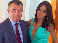 Дочка екс-депутата Ревенка встигла вигуляти Louis Vuitton у Раду. ФОТО