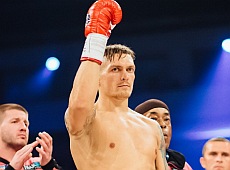 Вірастюк, Кличко та Ващук стали свідками блискучої перемоги Усика. ФОТО