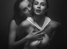 Астаф’єва показала ніжність, а її колеги – як мацають одна одну 