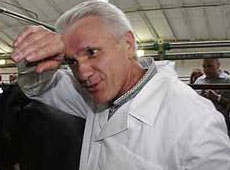 Литвин живе, як в акваріумі, пере спортивки і мовчить вдома