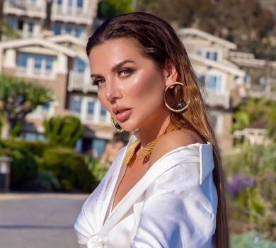 Без стресу та ультиматумів: Седокова у рожевому монокіні розповіла, як худне