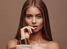 Вся у бабусю: Онучка Ротару анонсувала перший сингл. ФОТО