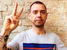 Міхалку в Дніпрі довелося співати на вулиці через мінування. ВІДЕО