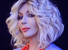 Білик на Цейлоні погодувала слонів та пережила сильний шторм. ФОТО