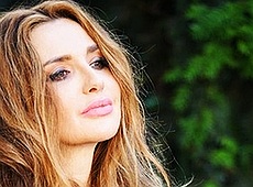 Танцюристка Марченко показалася біля станка та у задзеркаллі своєї душі 