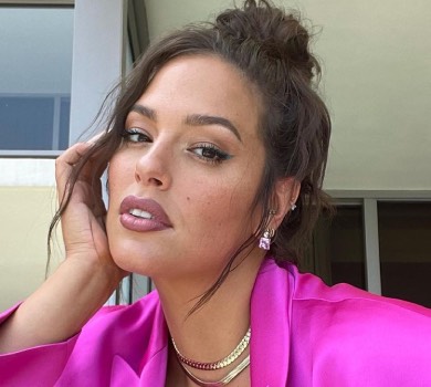 Дуже вагітна Грем попозувала оголеною з розмальованим животом. ФОТО