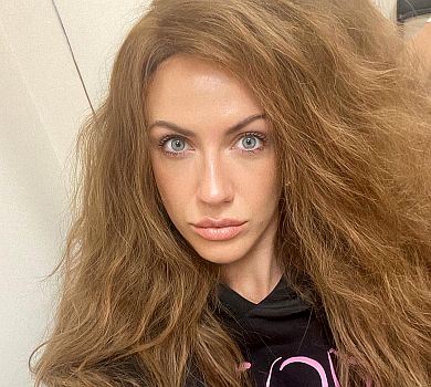 Нікітюк у купальнику зробила ФОТО на паспорт