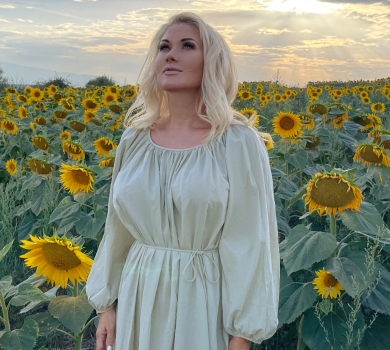 Сила кохання: Бужинська присвятила пісню братові та іншим захисникам на фронті