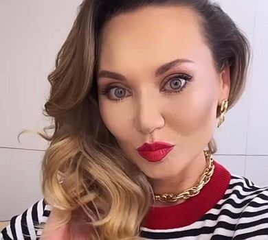 Розбитий ніс та струс мозку: Саліванчук показала обличчя після епічного падіння на сходах