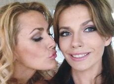 Сумська привітала доньку-іменинницю її оголеним фото