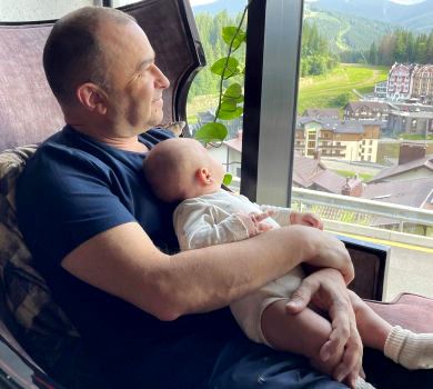 Павлік розказав про життя з немовлям: Не витримую вночі, одягаю беруші