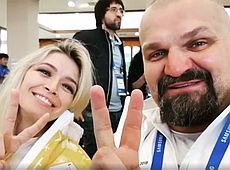 Брежнєва і кращий, ніж Монатік Вірастюк пронесли олімпійський факел