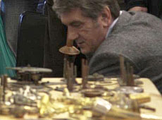Ющенко накупив колес і носився по барахолці зі списом