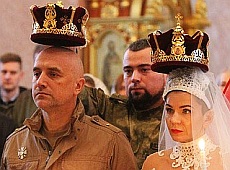 Захарченко з самоваром та Чичеріна: терорист Прилепін повінчався у Донецьку