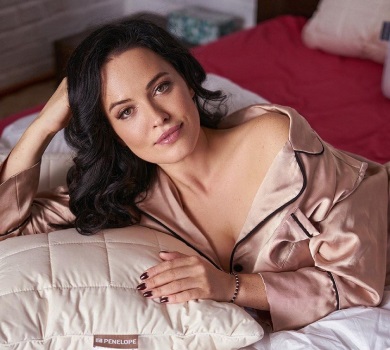 Поза волонтер та спецоперація: Астаф‘єва порадила, як з користю кохатися під час війни