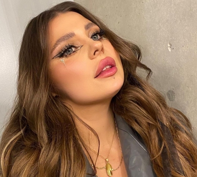 Такі тепер розваги: Заріцька самостійно пофарбувала собі коси. ФОТО 