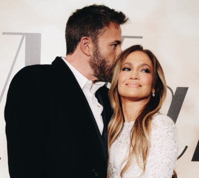 Закохані до нестями: Лопес та Аффлек у кежуалі сходили за кавою в Санта-Моніці. ФОТО